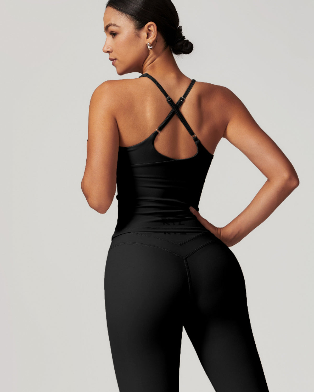 Core Sculpt-Fit Tank, Black – Removable Pads | RYZ