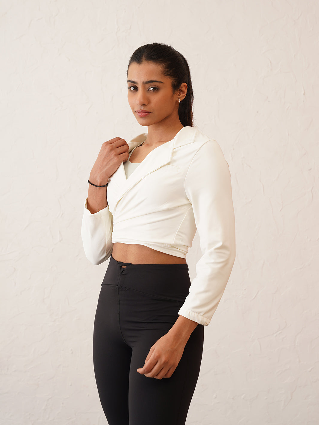 Monochrome Sport Look | Tie-able Sports Blazer & Premium Leggings