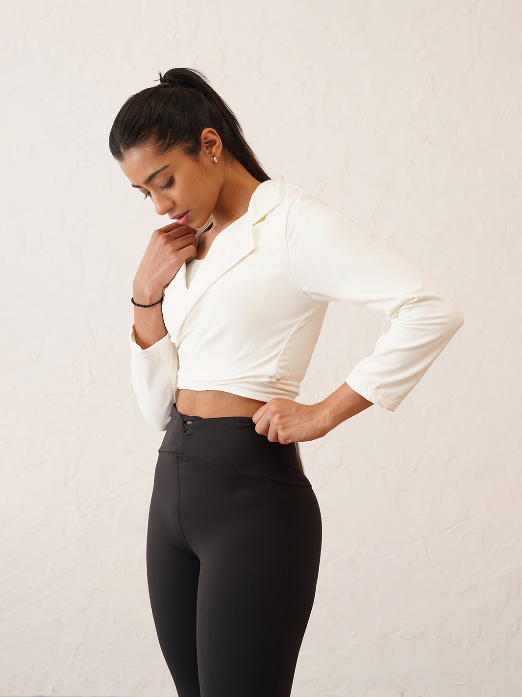 Monochrome Sport Look | Tie-able Sports Blazer & Premium Leggings