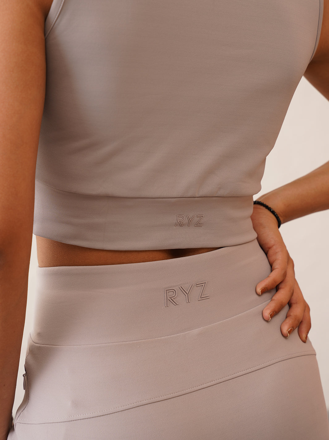 Core Front Zip High-Neck Crop Top (L) | Original Softretch®